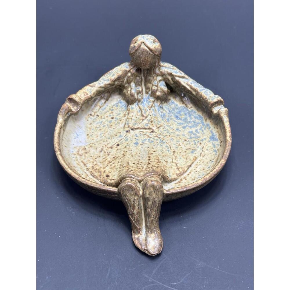 VINTAGE STUDIO ART POTTERY BOWL ASHTRAY TRAY FEMALE SIGNED ANNA PORTER 1982